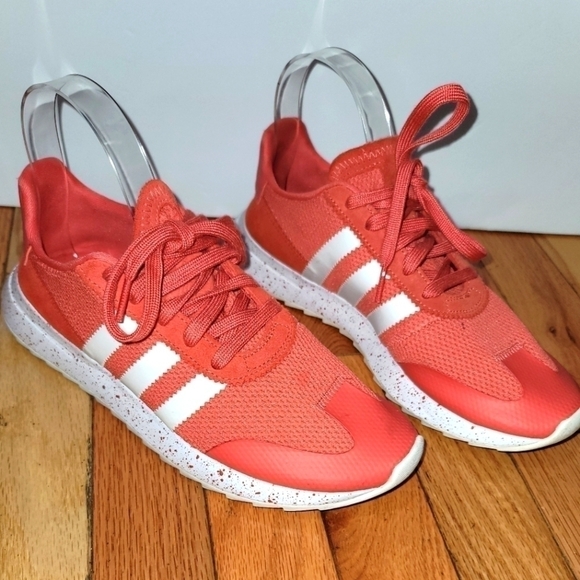 Adidas Tubular Trainers with Speckled Sole - Picture 1 of 7